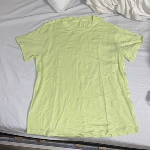 lululemon t-shirt